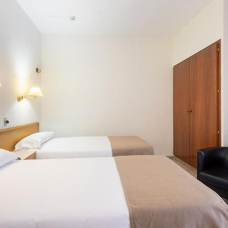 Hotel Leuka Аликанте Екстериор снимка