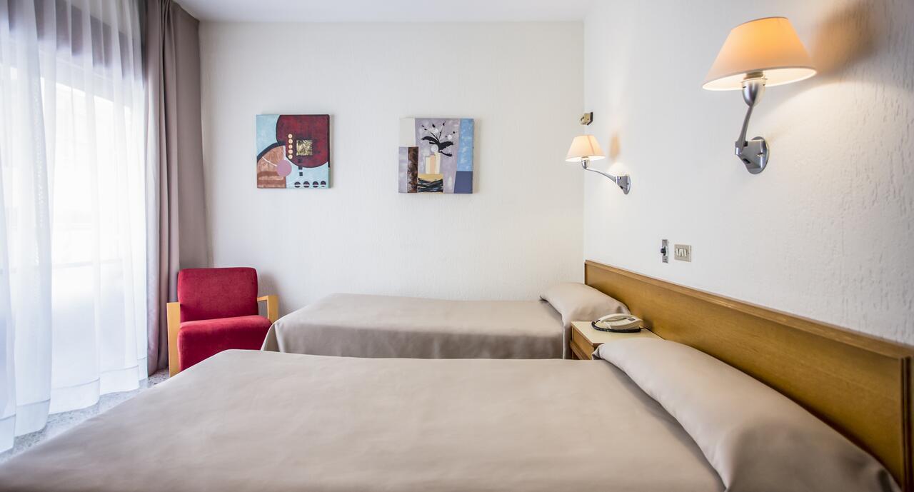 Hotel Leuka Аликанте Екстериор снимка