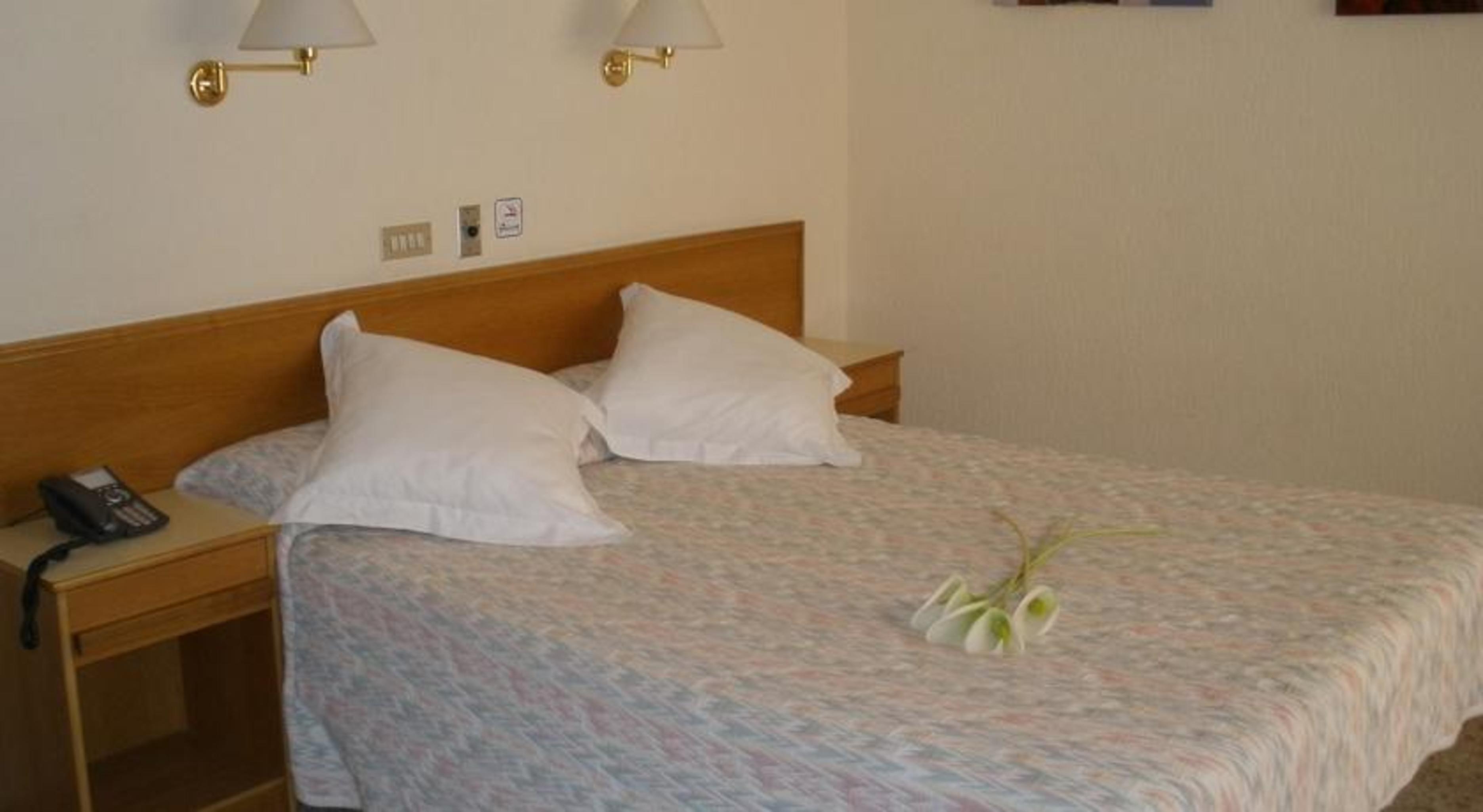 Hotel Leuka Аликанте Екстериор снимка