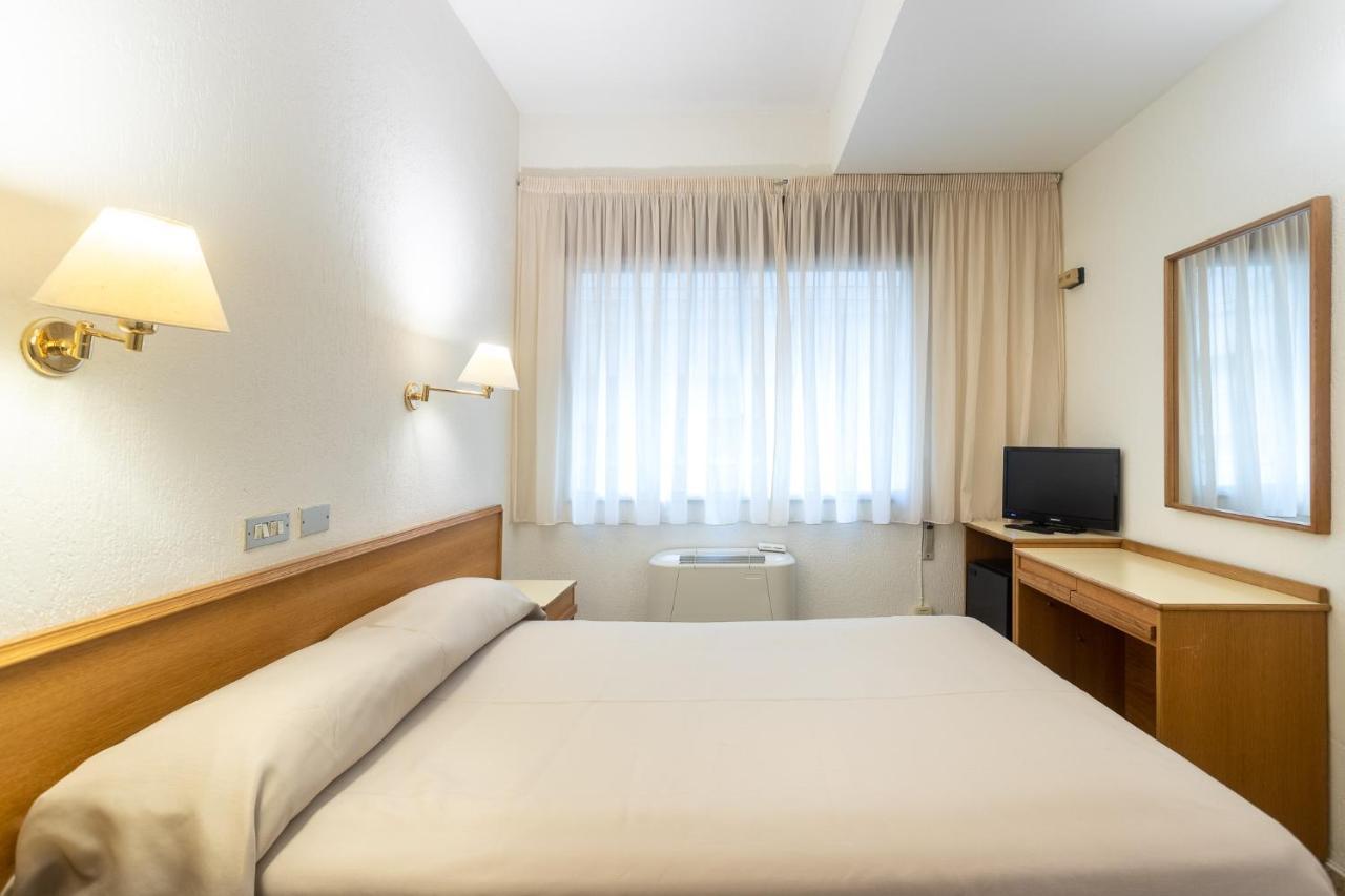 Hotel Leuka Аликанте Екстериор снимка