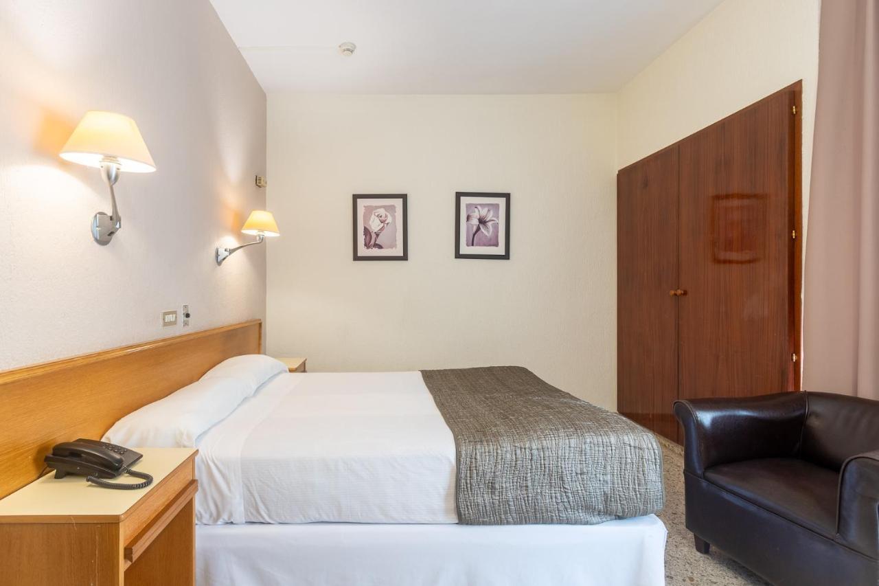 Hotel Leuka Аликанте Екстериор снимка