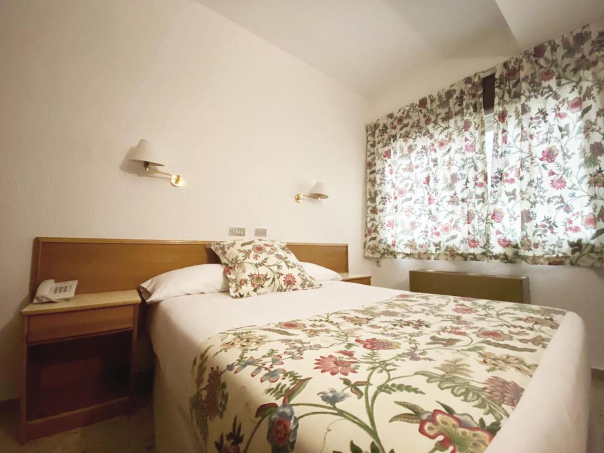 Hotel Leuka Аликанте Екстериор снимка