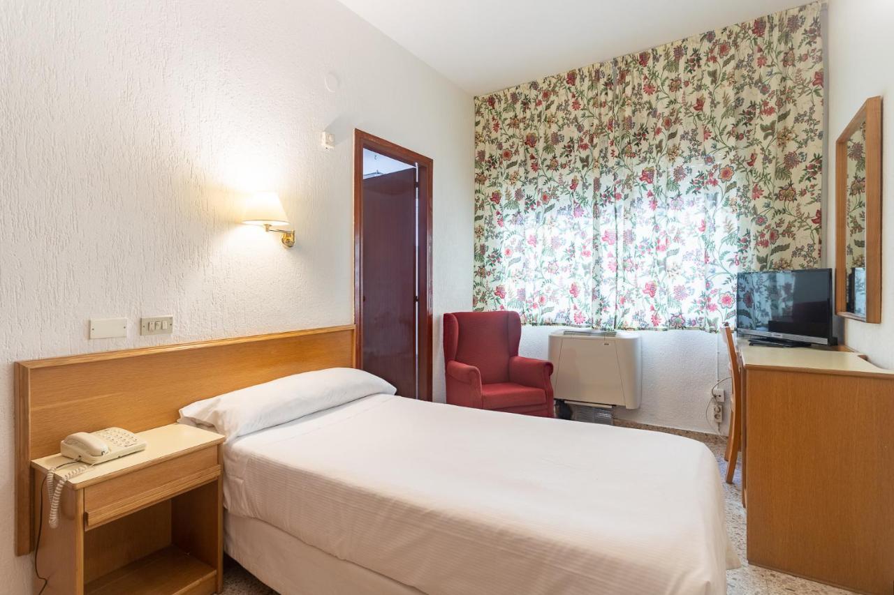 Hotel Leuka Аликанте Екстериор снимка