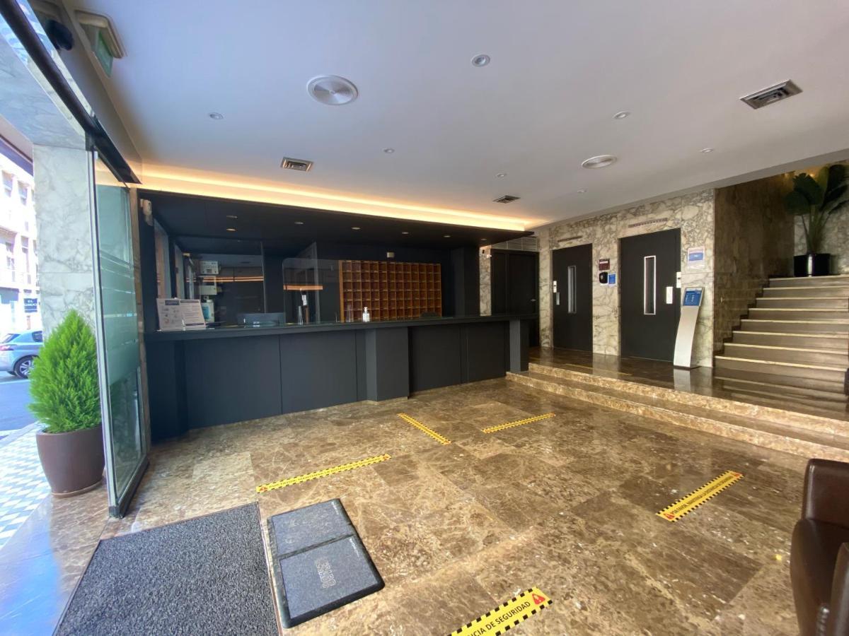 Hotel Leuka Аликанте Екстериор снимка