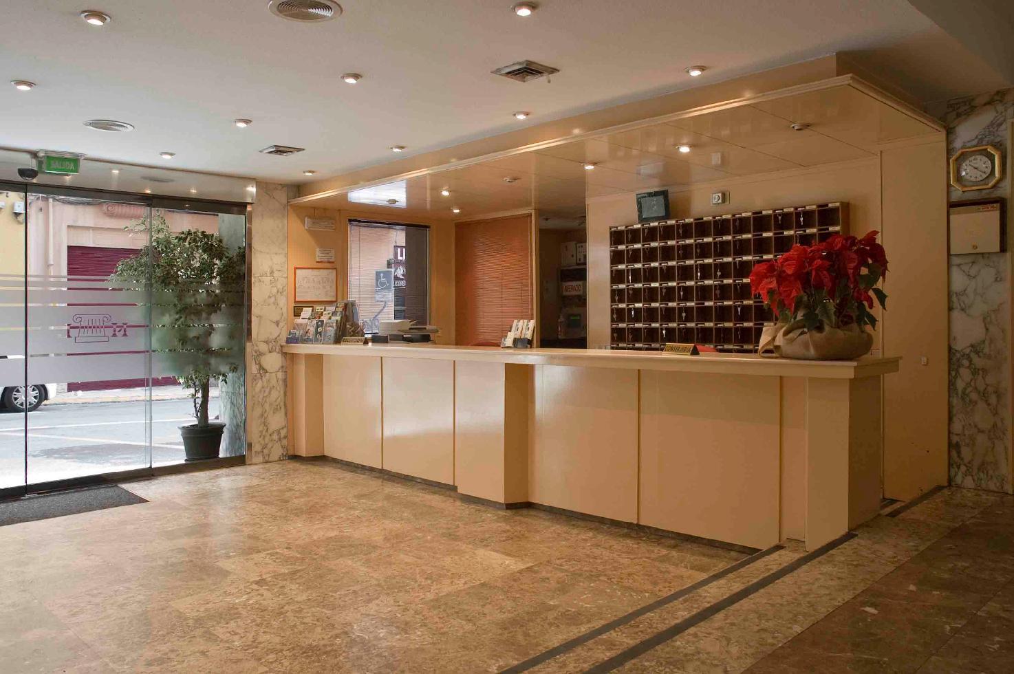 Hotel Leuka Аликанте Екстериор снимка