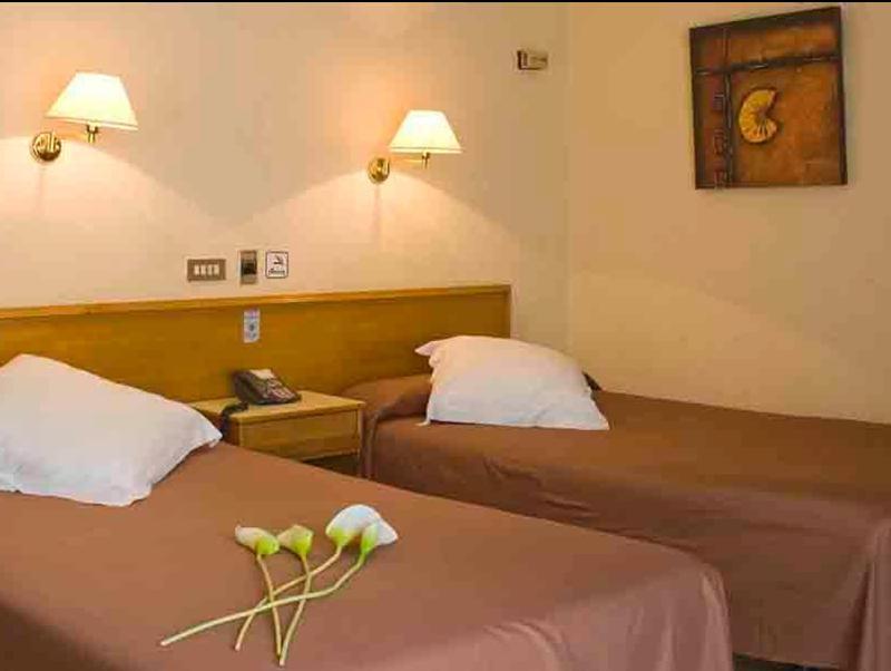 Hotel Leuka Аликанте Екстериор снимка